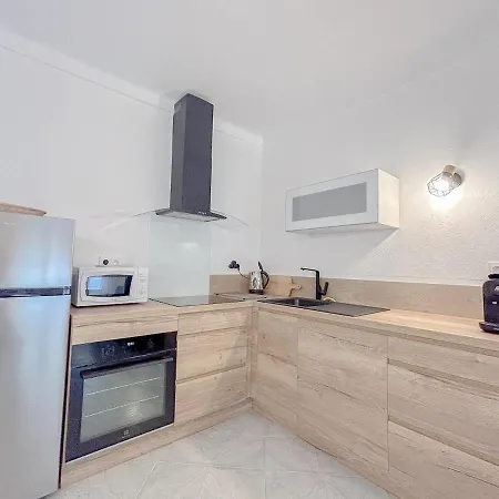 Face A La Mer, T3 Avec Terrasse Et Parking Prive Апартаменты *