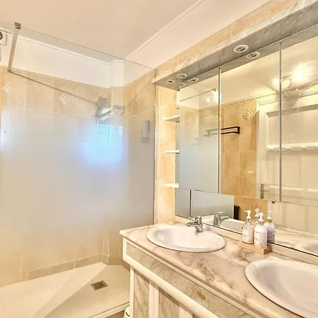 Face A La Mer, T3 Avec Terrasse Et Parking Prive Apartment *
